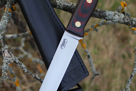 Туристический нож Рыбацкий L Bohler N690, накладки micarta Красно-Черная, оружейная насечка