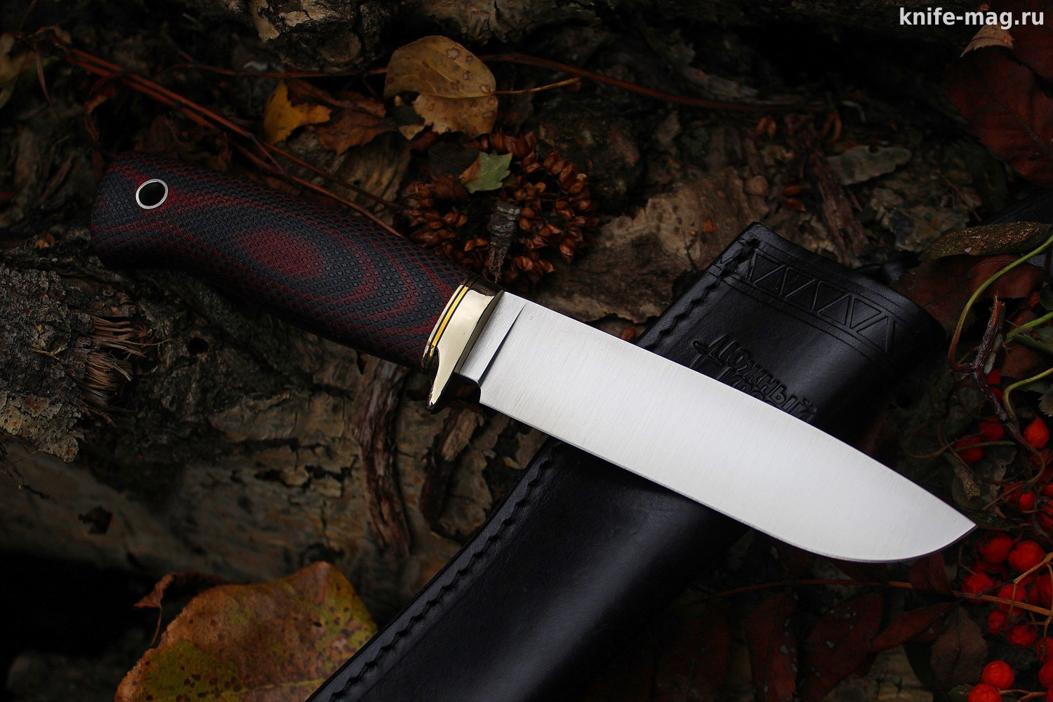 Туристический нож Чинук Эксперт Bohler N690, рукоять micarta Красно-Черная, оружейная насечка