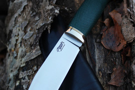 Туристический нож Бер Эксперт Bohler N690, рукоять micarta Изумруд, оружейная насечка