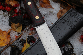 Туристический нож Юкон Ф (фултанг) Bohler N690, накладки micarta Красно-Зеленая, оружейная насечка