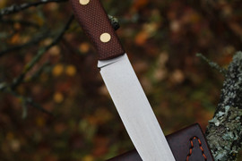 Туристический нож Slender M Bohler N690, накладки micarta Койот, оружейная насечка