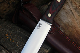 Туристический нож Модель X Bohler N690, накладки micarta Красно-Черная, оружейная насечка