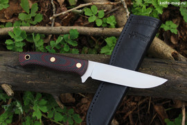 Туристический нож F5 D2, накладки micarta Красно-Черная, оружейная насечка