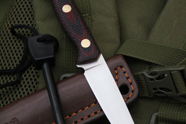 Туристический нож Splinter Bohler N690, накладки micarta Красно-Черная, оружейная насечка