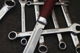 Финка-3 (наборная рукоять G-10 черно-красный, тыльник и гарда алюминий)