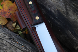 Туристический нож Кефарт Bohler N690, накладки micarta Красно-Черная, оружейная насечка