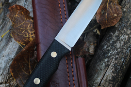 Туристический нож Praiter Bohler N690, накладки micarta Черная, оружейная насечка