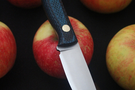 Туристический нож Small Bohler N690 конвекс, накладки micarta Черно-Синяя, оружейная насечка