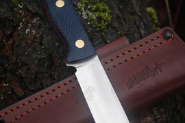 Туристический нож Cariboo L VG-10, накладки micarta Синяя, оружейная насечка