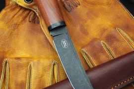 Туристический нож Койот Bohler N690 Black Wash, рукоять платан