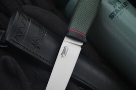 Туристический нож Удобный Эксперт Elmax, рукоять micarta Форест Грин, оружейная насечка