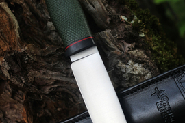 Туристический нож Гризли Elmax, рукоять micarta Форест Грин, оружейная насечка
