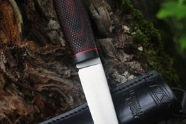 Туристический нож Удобный Эксперт Elmax, рукоять micarta Красно-Черная, оружейная насечка