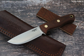 Туристический нож Cariboo Bohler N690, накладки micarta Койот, оружейная насечка